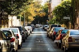 Droitspieton69's tweet image. Dans les villes françaises, les voitures sont immobiles 95% du temps.
Dit autrement, une voiture ne sert à rien 95% du temps, sauf à occuper
inutilement de l’espace public.
(Source: Certu)