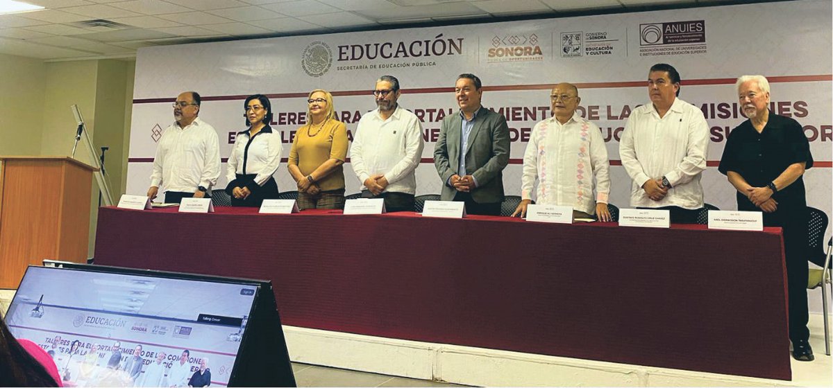 Reconozco a la <a href="/ANUIES/">ANUIES</a> por la realización de los talleres para el fortalecimiento de la Educación Superior, una iniciativa que suma a las mejores universidades y que contribuirá de manera significativa a elevar la calidad educativa en beneficio de los profesionistas de México.