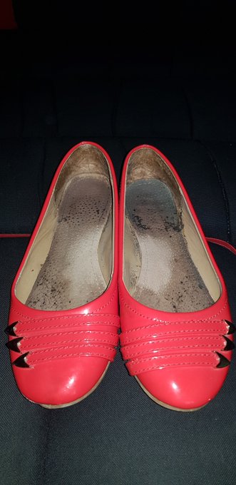 Do u like my smelly flats ? https://t.co/4PIummpY9J<a href="/tag/feet"class="tags"><span>#feet</span></a><a href="/tag/feetfetish"class="tags"><span>#feetfetish</span></a><a href="/tag/flatshoes"class="tags"><span>#flatshoes</span></a><a href="/tag/wornshoes"class="tags"><span>#wornshoes</span></a>