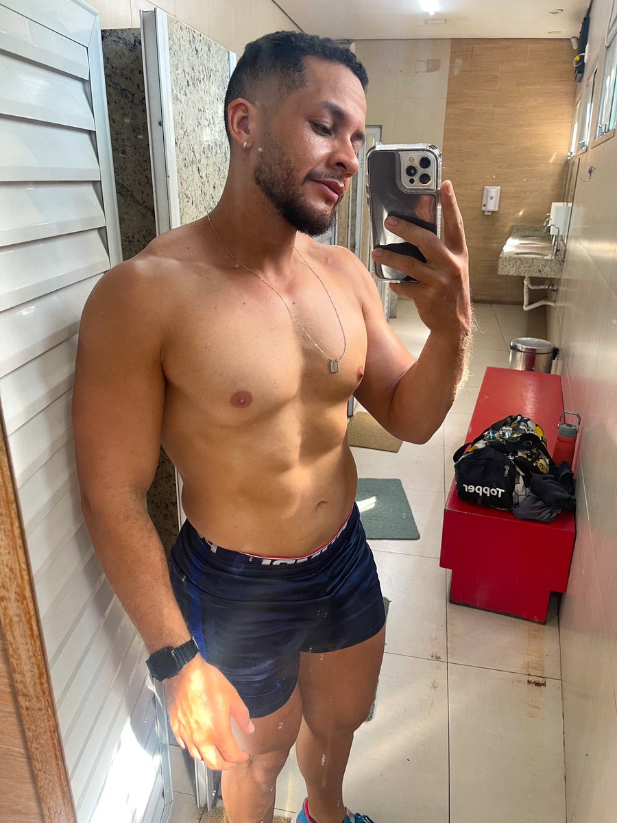 KcinomLeo's tweet photo. Treino de segunda ✅✨ https://t.co/75dGPvEx6K