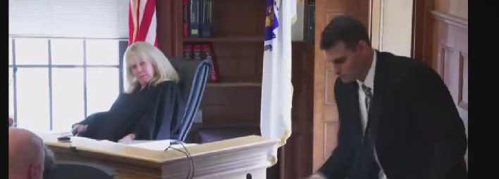 MaryMor06306636's tweet image. And Auntie Bev will tell you just that 😂🤣😂
#CrashDaddy