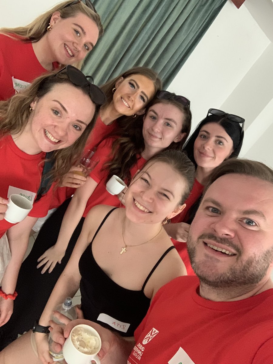 GlennMcDowellRN's tweet image. Day one of the #QUBSzeged exchange project with @QUBSONM & @Uni_Szeged workshopping ideas for a #codesign #delirium resource! Keeping ourselves #hydrated with our #ASMOSUSresource #CVD water bottles #LoveQUB