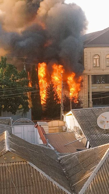 viachrist_'s tweet photo. 🇷🇺 | Deux églises et une synagogue ont été attaqués à Makhachkala, au Daghestan, faisant un bilan d’au moins 20 morts (dont 1 prêtre) et 26 blessés.

Selon l’enquête en cours, il s’agit d’actes terroristes coordonnés. (Via Le Monde / La Croix) https://t.co/O11UPGQoDh