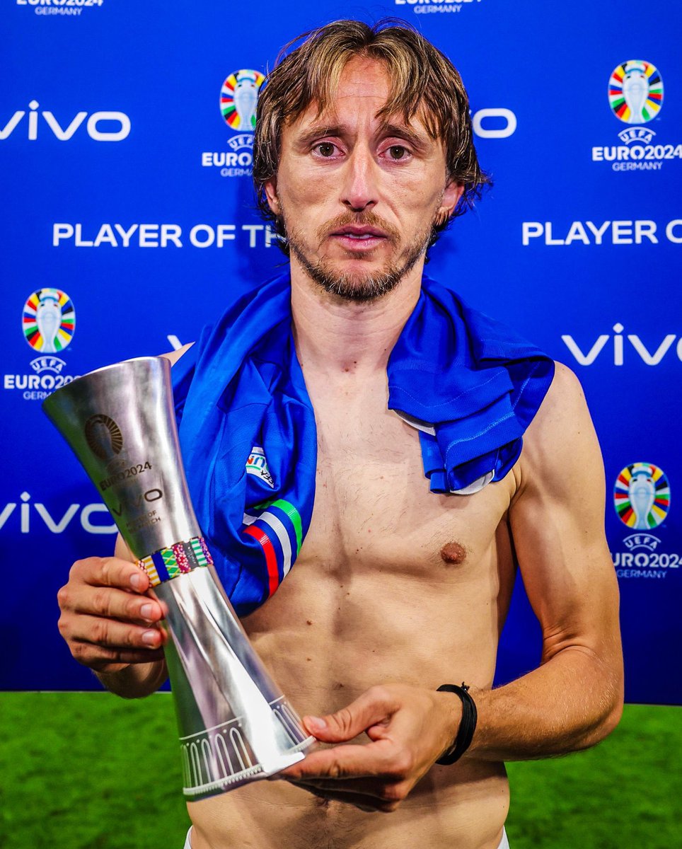 🥇🇭🇷 UEFA Player of the Match: Luka Modrić.

Hearthbreaking for the legend. 💔