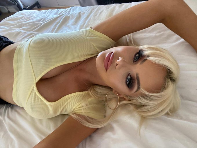 Loved catching up with so many of you last night! 💘  https://t.co/DfPfZpTNZl https://t.co/mSA7FjF7Yu