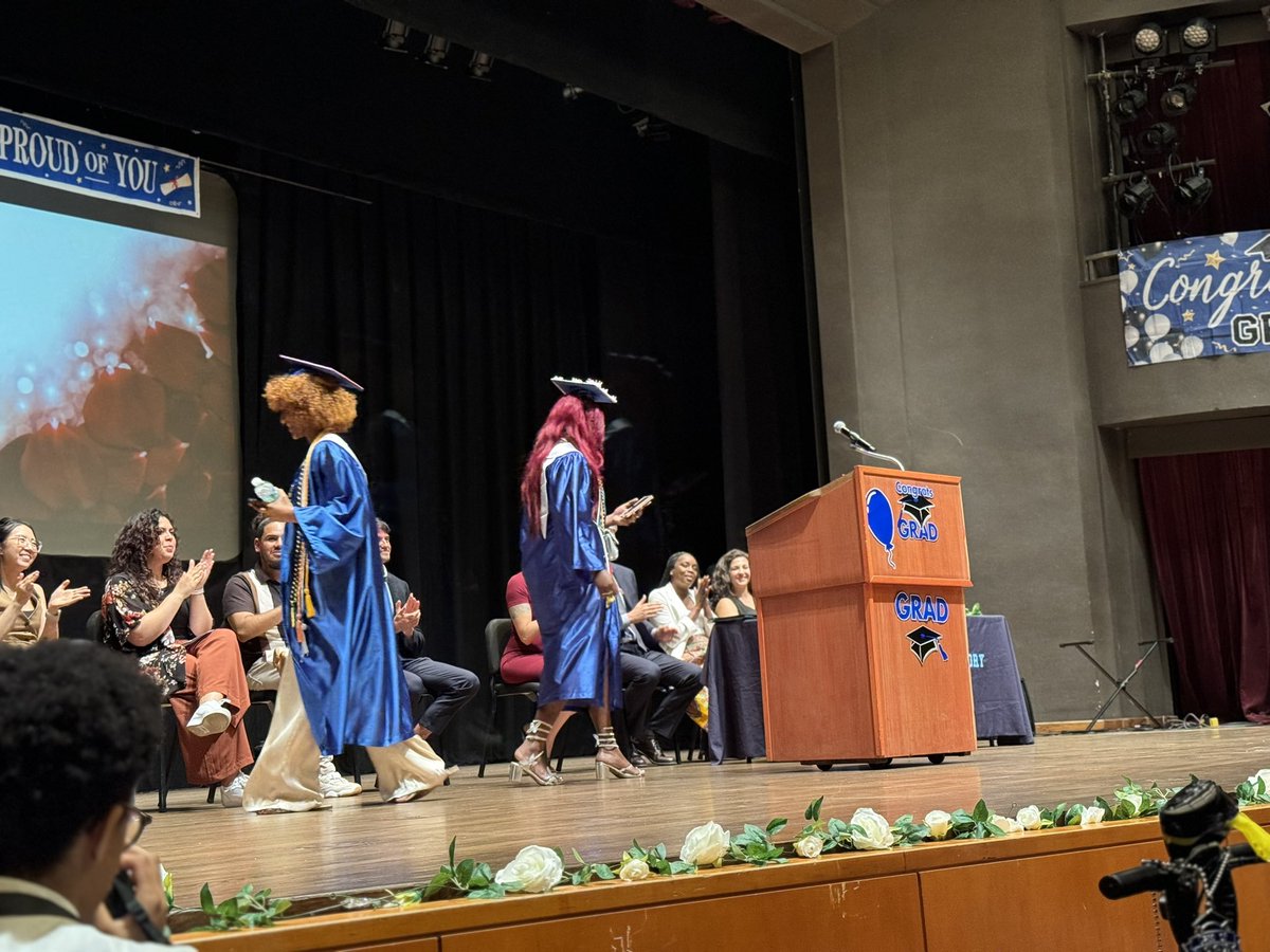 BrooklynNorthHS's tweet photo. Congrats, Brooklyn Prep, class of 2024! 🎉🎓🥳🌉 https://t.co/f8c1lIF46K