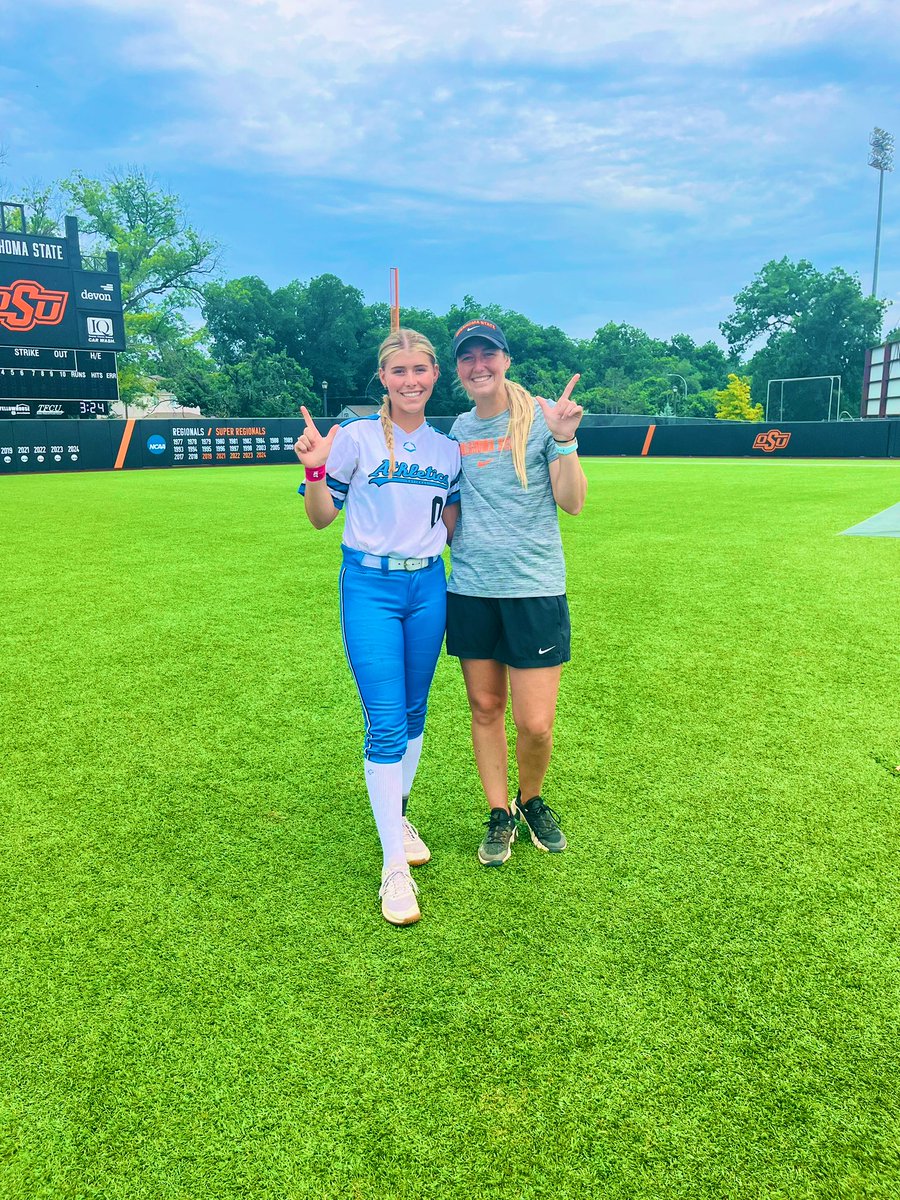 Landree Upshaw (@landree_u) on Twitter photo I had the best time at the OSU CAMP🧡🤍 Thank you coaches, <a href="/Coach_Shippy/">Vanessa Shippy (Fletcher)</a> and <a href="/OSUcoachG/">Kenny Gajewski</a> for making it happen!! #oklahomaathletics I had the best time at the OSU CAMP🧡🤍 Thank you coaches, <a href="/Coach_Shippy/">Vanessa Shippy (Fletcher)</a> and <a href="/OSUcoachG/">Kenny Gajewski</a> for making it happen!! #oklahomaathletics