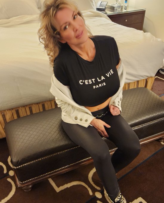 Your MMA HOTLIPS girl...heading to Vegas this week baby!! Stay tuned!  #kickboxing #martialarts #fighter<a href="/tag/warrior"class="tags"><span>#warrior</span></a><a href="/tag/kickboxing"class="tags"><span>#kickboxing</span></a><a href="/tag/mma"class="tags"><span>#mma</span></a><a href="/tag/foryou"class="tags"><span>#foryou</span></a><a href="/tag/ufc"class="tags"><span>#ufc</span></a><a href="/tag/explore"class="tags"><span>#explore</span></a>