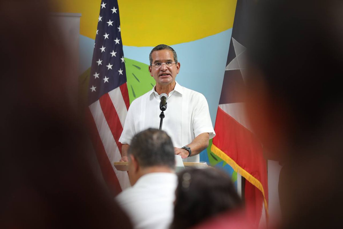 Hoy en conjunto con el <a href="/GovPierluisi/">Gobernador Pierluisi</a> y varios compañeros  anunciamos la creación un Centro 2Gen (dos generaciones) en las instalaciones de <a href="/vimentipr/">Vimenti</a> en el Residencial Ernesto Ramos Antonini de San Juan. 

<a href="/EDUCACIONPR/">Dpto. de Educación</a> 
<a href="/SomosFamiliaPR/">Departamento de la Familia</a>
