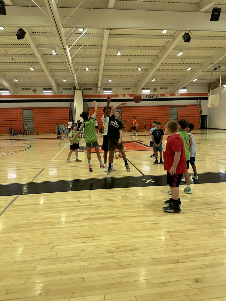 PSD_BoysHoops's tweet photo. Camp days are the best days! 

Outstanding day 1 with the theme of…COMPETE

MEAT CHAIN WINNER:
Luke Katz https://t.co/RoT1tJW17K