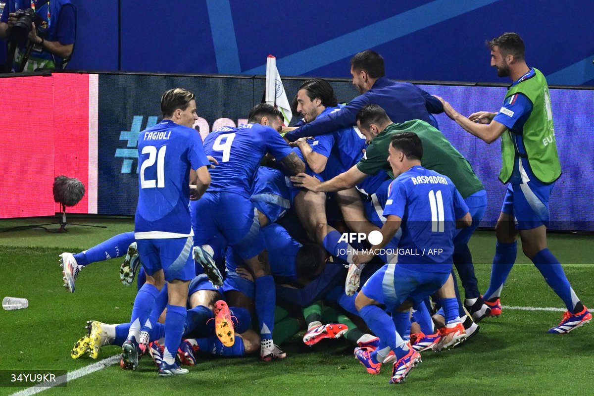 AFPphoto's tweet photo. #EURO2024📷
Spain complete perfect Euro 2024 group stage as Albania go out
📷John Macdougall
📷@odd_andersen
📷Ina Fassbender
📷Ozan Kose
#AFP
#ALBSPA
#CROITA https://t.co/EWLbKJJAS5