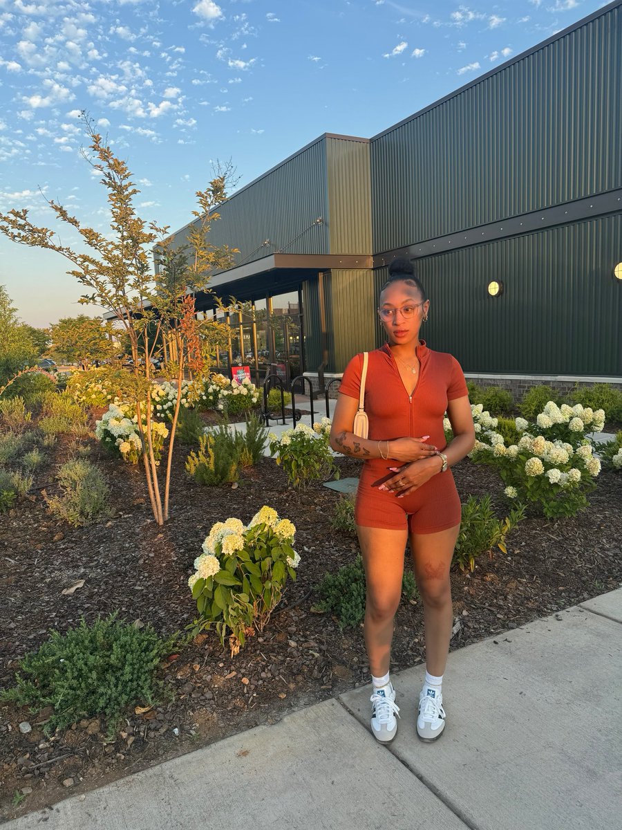 TayJanette tweet media