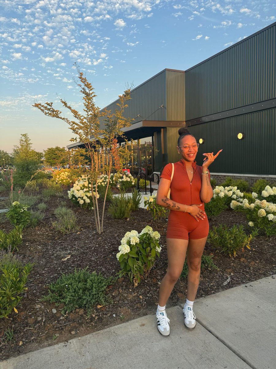 TayJanette tweet media