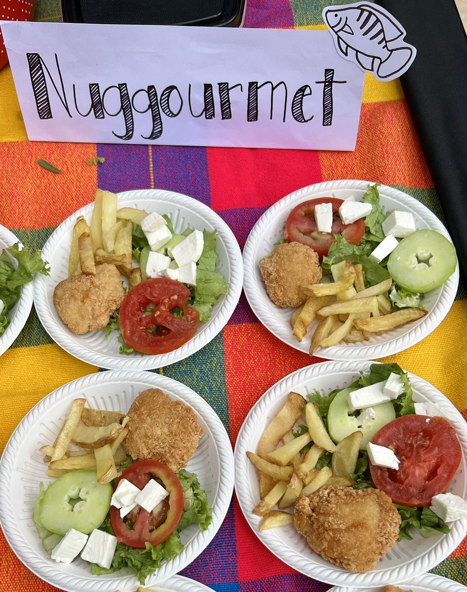 El día de hoy al término de la Conferencia “Del agua a la boca”, 💦 estudiantes de la  #FMVZ de la materia de Medicina y Zootecnia Acuícola realizaron una degustación de platillos los cuales fueron sometidos a un concurso. 🤩
#PescaConFuturo 🍤🍣🥙