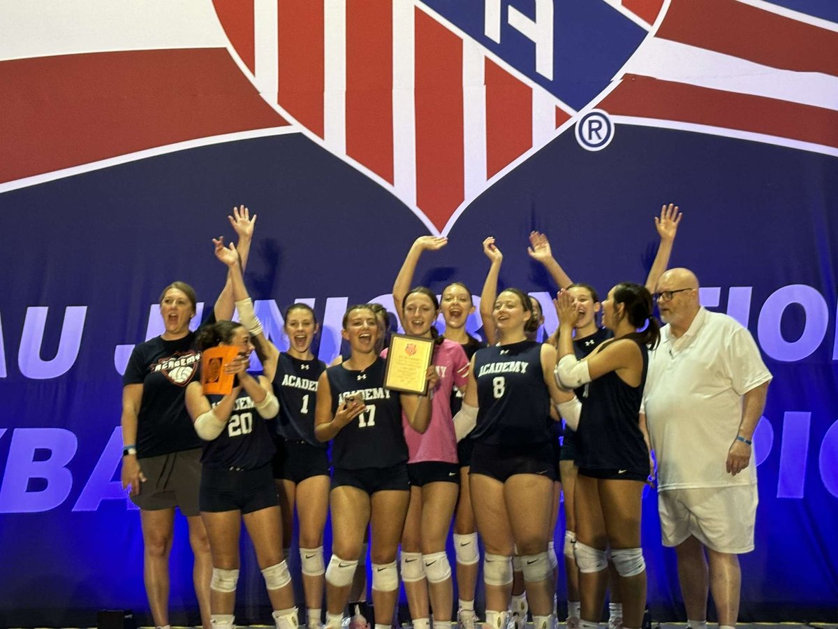 Payton Jones (@pjones2026) on Twitter photo AAU Nationals Emerald Bracket Champions 🧡💙
So thankful for a wonderful season with <a href="/BluegrassVBall/">Bluegrass Volleyball Academy</a> and my talented team! AAU Nationals Emerald Bracket Champions 🧡💙
So thankful for a wonderful season with <a href="/BluegrassVBall/">Bluegrass Volleyball Academy</a> and my talented team!