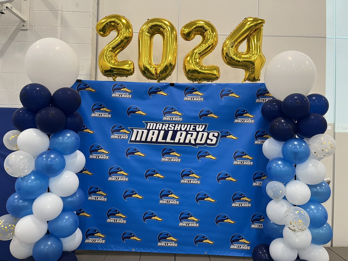 marshview_ps's tweet photo. A little preview of tonight’s Grade 8 Graduation ceremony. @SCDSB_Schools https://t.co/mR4pdS7IFZ