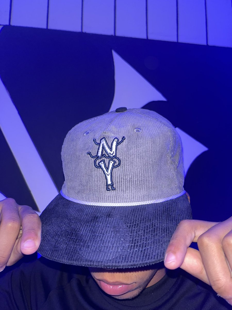 marioagomez_1's tweet photo. GIVEAWAY: I have teamed up with Official League to giveaway this limited-edition New York inspired hat!

To be eligible to win, RT this tweet and follow me and @officialeague

Winner will be contacted in 24 hours! https://t.co/MMYLKm9nbx
