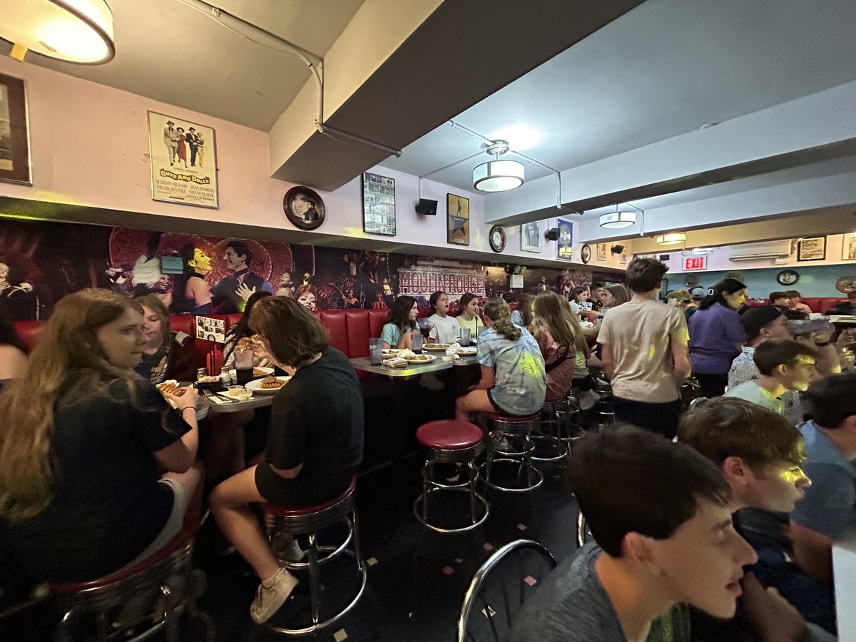 MapleHillLibrary tweet media