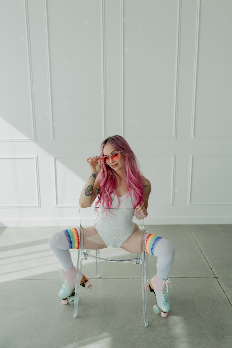 dnboudoiraz's tweet photo. Fun new posts! I needed brightness and amazing energy. She was perfection! https://t.co/qmk6lPS5rn