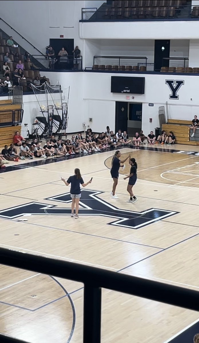 Huge thank you to <a href="/YaleWBasketball/">Yale Women’s Basketball</a> for a great camp experience this weekend!Had a great time playing in the All Star game with <a href="/Coach_Tau/">Helen Tau</a> as our coach!