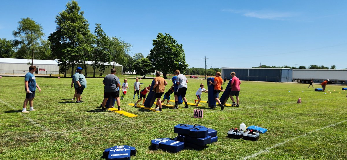 Spillan_66's tweet image. What a great first day of the @CZR_Football Camp! The young Bearcats were energetic, excited, and ready to learn! Looking forward to day 2 tomorrow! It&apos;s D Day Baby!!!!! #TogetherWeWill #BBS24