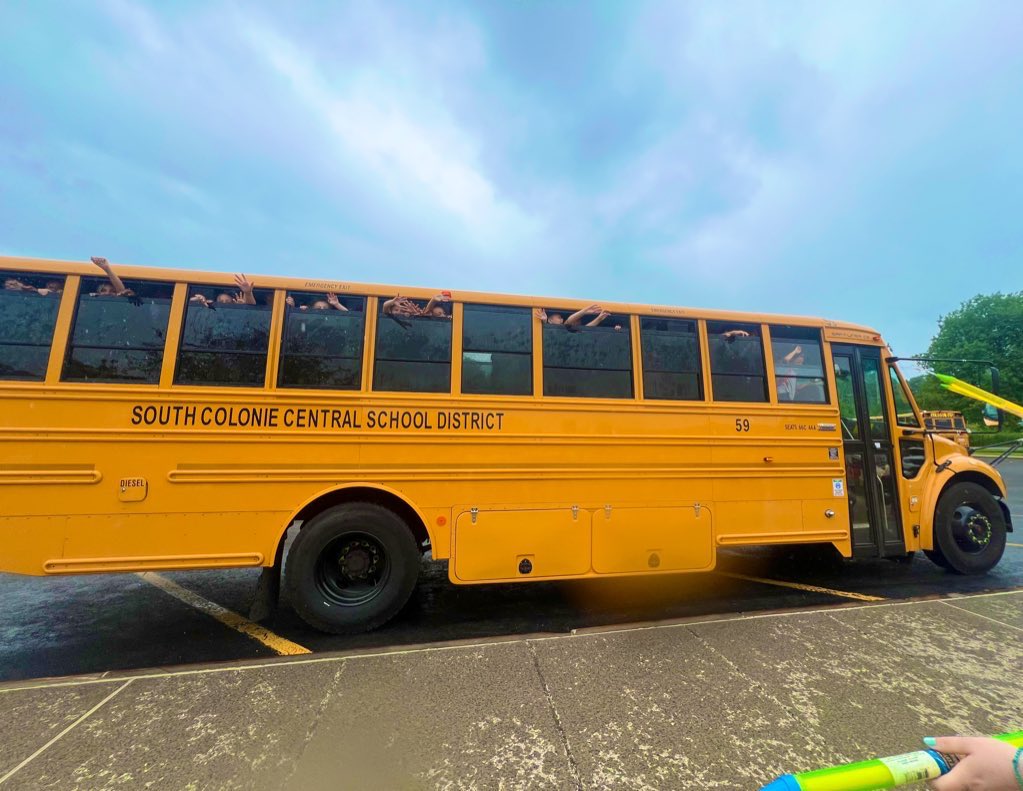 School is out for the summer! It was a bittersweet last day saying goodbye to Veeder students until fall! ☀️🎉 <a href="/csd_south/">SouthColonieCSD</a>