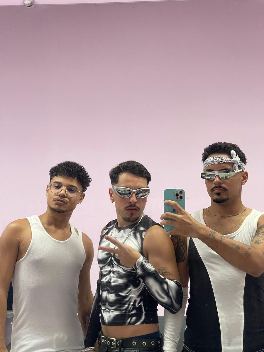 rigonatof's tweet image. Quem é Rigonatto? A Thead que vai te apresentar: o Cantor e compositor, da Brasilândia SP. 
SEJA BEM VINDE
Da uma atenção e deixa O #RT pra espalhar pra todes o corre.