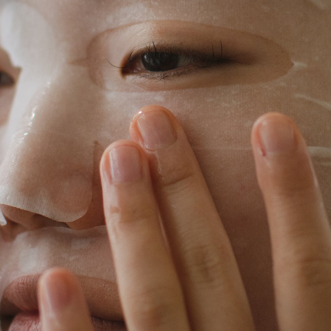 AbsoluteSpa's tweet image. 🌟 New Product Alert! 🌟 Introducing the Moor Spa Nourishing Sheet Mask! Nourish and rejuvenate your skin for a radiant glow.

Book a Brightening Facial in July and get a free mask! 🎁 Stay tuned for details! 😌