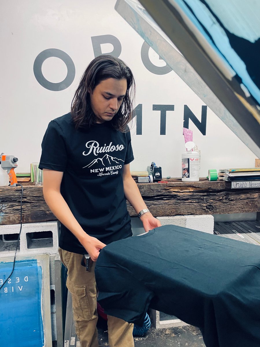 Ruidoso, New Mexico shirts are now in stock at our store at 535 N. Main St. ❤️

organmountainoutfitters.com/products/ruido…