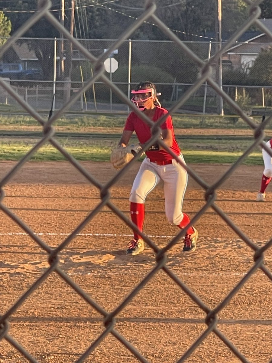 Danielle Calvario (@danni2025) on Twitter photo 