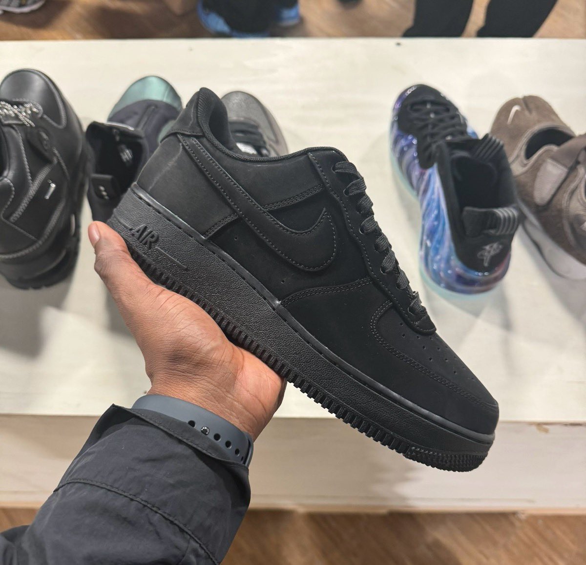 sneaker_wars's tweet photo. 【海外2024年発売予定】NIKE AIR FORCE 1 LOW "VANTA BLACK"
⇒https://t.co/ez0TkxYhwz
#sneakerwars #スニーカー #ナイキ https://t.co/uBGnM8d9Rj