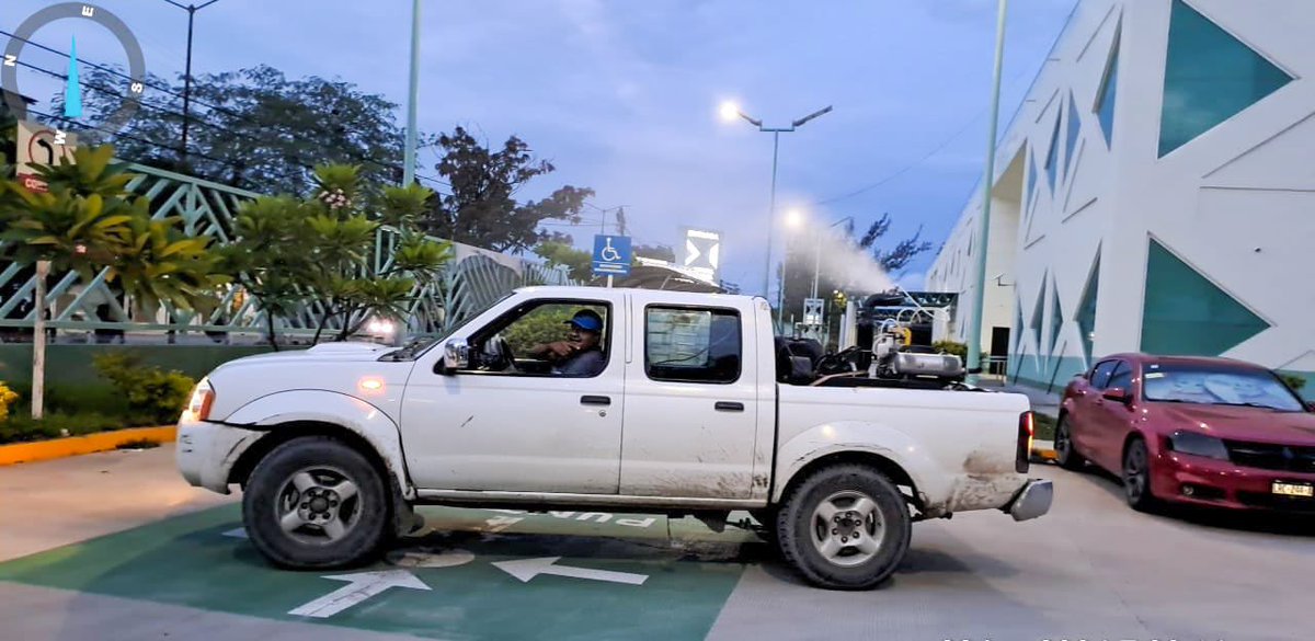 SSO_GobOax's tweet photo. Las brigadas del personal de #Vectores, continúan recorriendo las localidades de la @JSIstmo_SSO con actividades de #nebulización, de acuerdo al Plan Emergente Oaxaca Unido contra el #Dengue. https://t.co/NYmpGouhiR