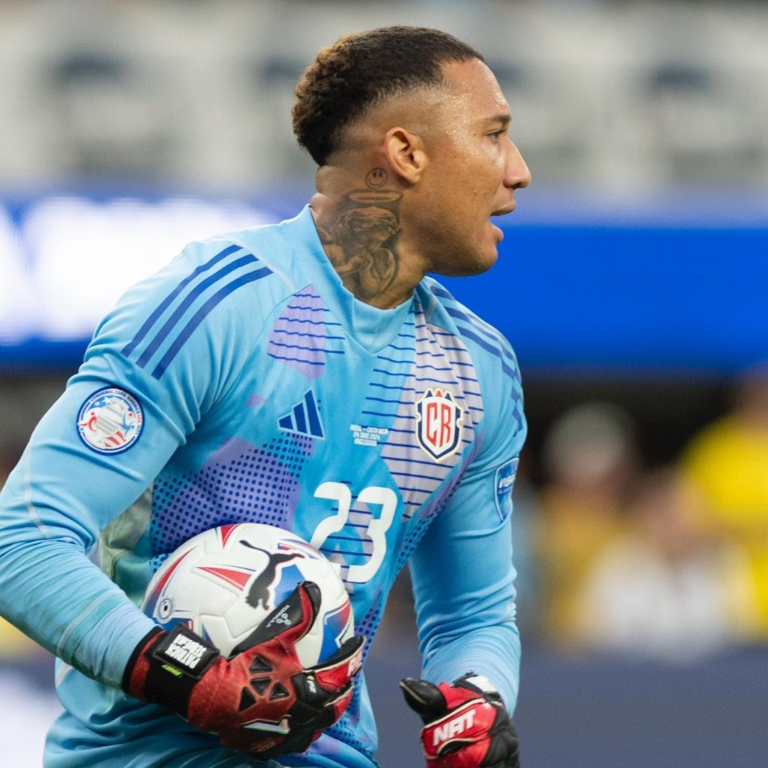 Se plantó en el arco de Costa Rica después del retiro de Keylor Navas. Nunca antes había jugado un partido de un gran torneo internacional. Y hoy, contra Brasil, respondió SIEMPRE que fue exigido y colgó el 0 en su portería. Qué noche para Patrick Sequeira. Con actuaciones como