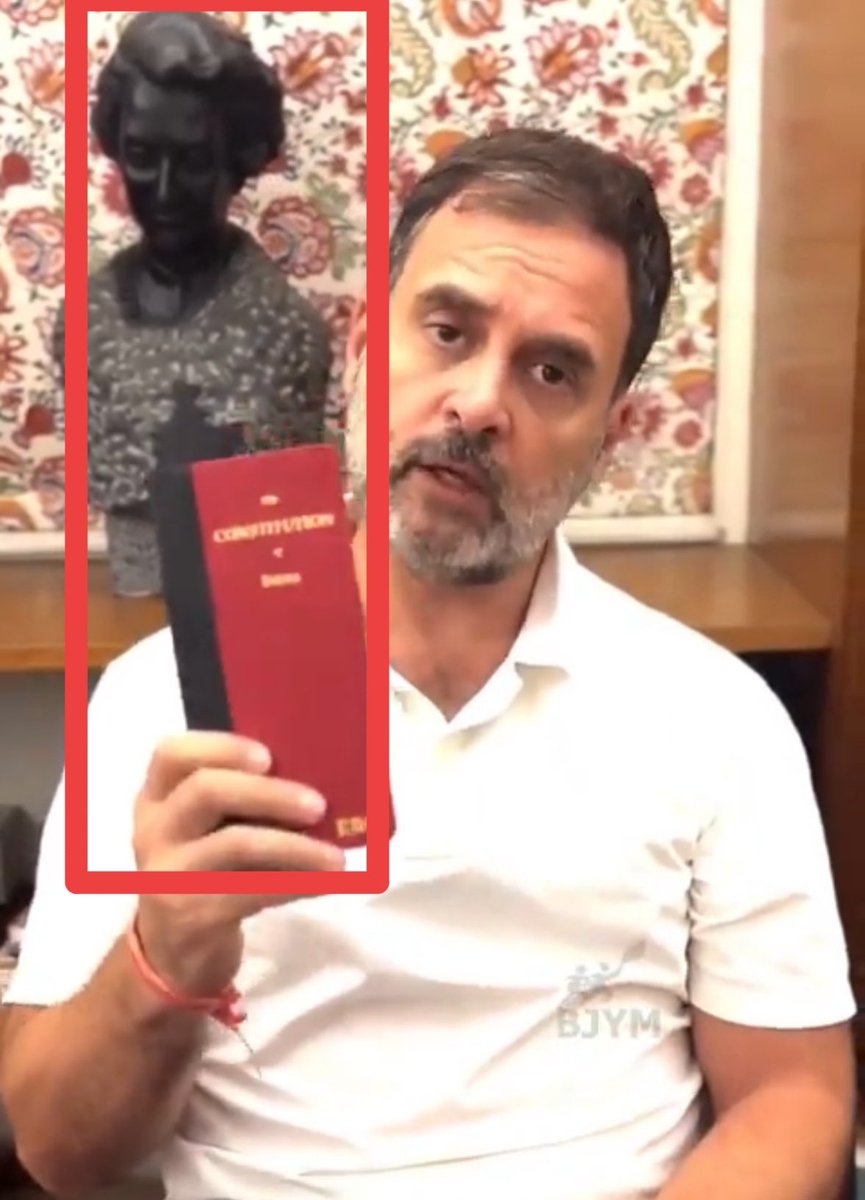 BattaKashmiri's tweet photo. Constitution and it's Destroyer in one frame.

#Emergency https://t.co/3XN6nJ4I2k