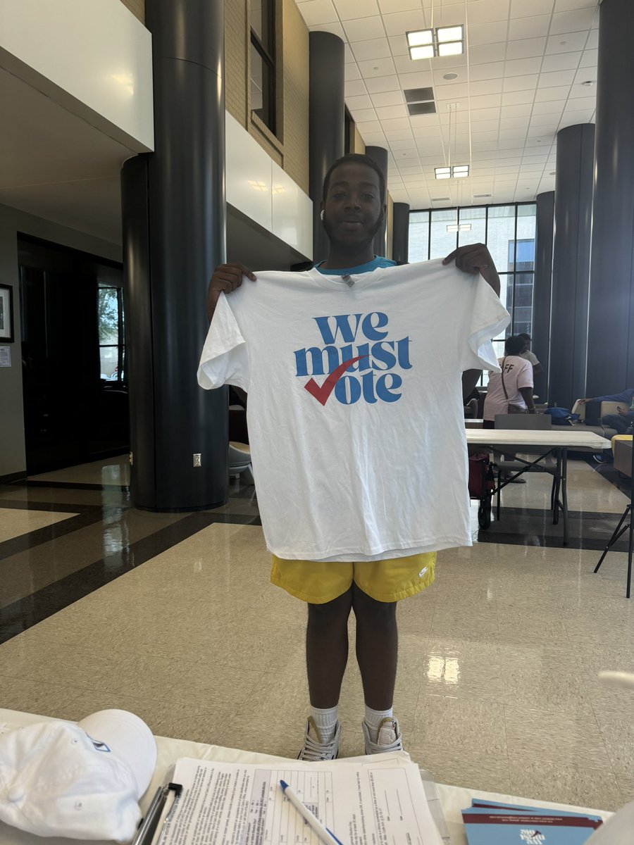 WeMustVote1's tweet photo. Our team of fellows enjoyed registering new voters at Hinds Community College’s Utica, Mississippi Campus today! We are committed to touching and educating our rural areas on Civic Engagement!
#WeMustVote
#RegisterHer
#CivicEngagement
#RoadTo60
#MSGotNow
#VoteYourVoice https://t.co/nIttZB66Ts