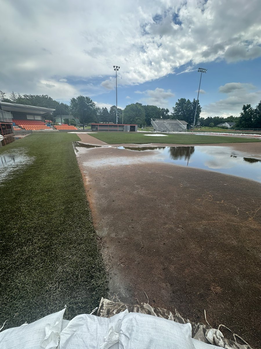 Dundas Grounds Crew tweet media