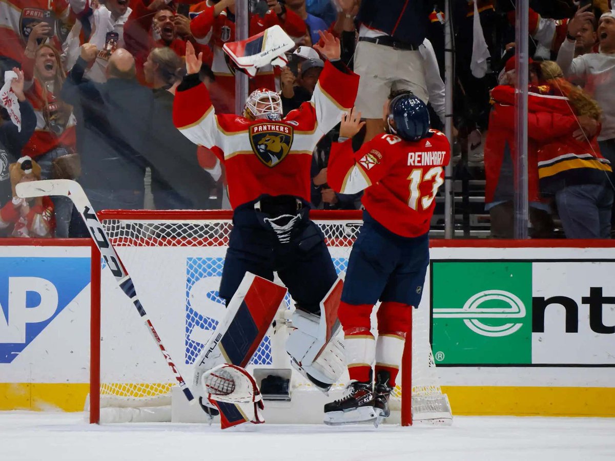 barstoolsports's tweet photo. For The 30th Season In A Row, Canada Has Lost The Stanley Cup https://t.co/suiyWY3Oa2 https://t.co/uwDLDr9i19