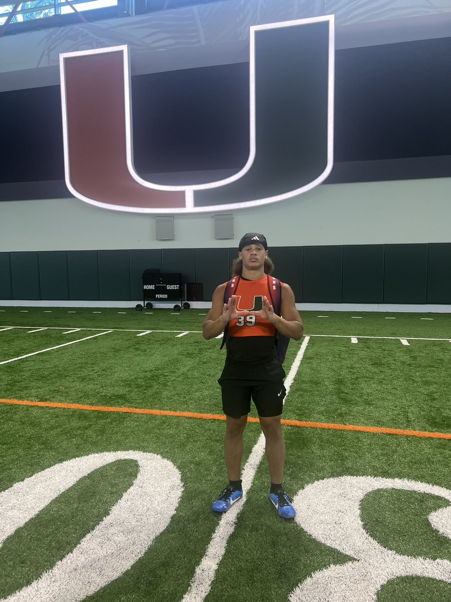hudson_h3's tweet image. Had a good day at the university of Miami football camp. Thankful to connect with many coaches! @Co_Jackson21 @MiamiHurricanes @Nadeboyz #agtg #ballin #ballout