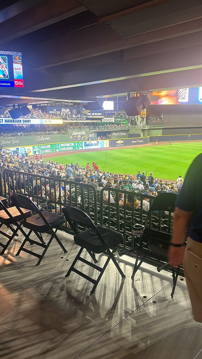 AustinElsing's tweet photo. @Brewers  not a franchise for the common people. Doesn’t represent midwestern values…. Make us stand…. For what? #GobbiesOppies https://t.co/50cY1Y097K