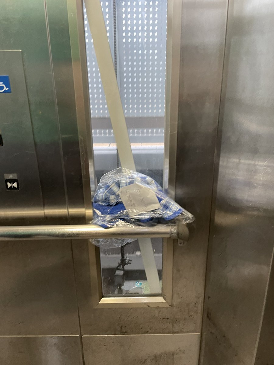 lidthsjayyuki's tweet photo. 良い国

This is a child's hat.
This is someone's lost and found.
The message from someone who found it says "it is laundered."
What a wonderful country, Japan
#payforward
#loveJapan
#人に優しく
#bekindtootherpeople
#kindness
#平和に生きよう
#onlyjapan
#morality
#優しい https://t.co/mj8r7ug9pC