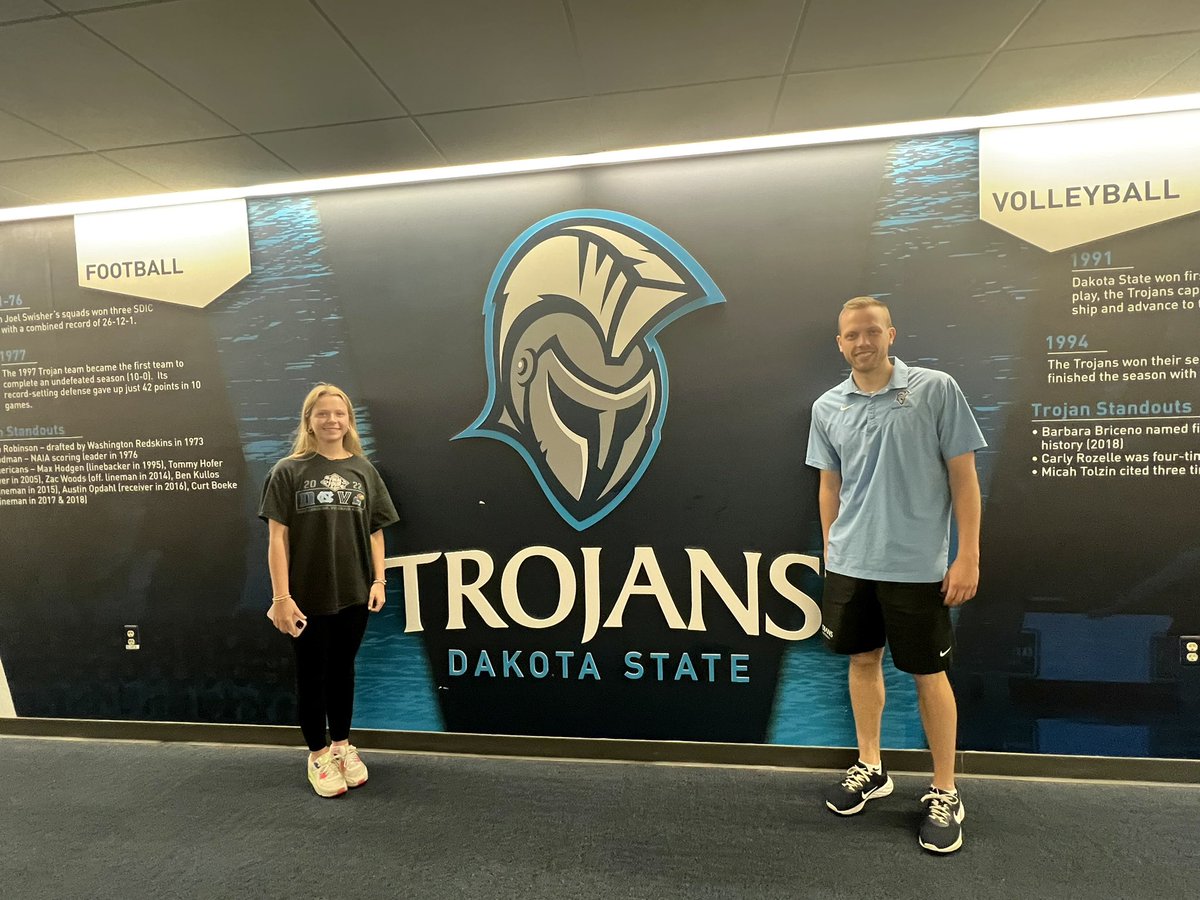 BrookeFullerTX's tweet image. I had a great visit with @dakotastate_wbb and so much fun at the camp.  Thank you @DCMoe19, @coachleier, @Carter_Malone1 and DSU players for making me feel so welcomed! #FastFreeFun 
@teamlexaustin @coach_clark512 @AndersonWBBall