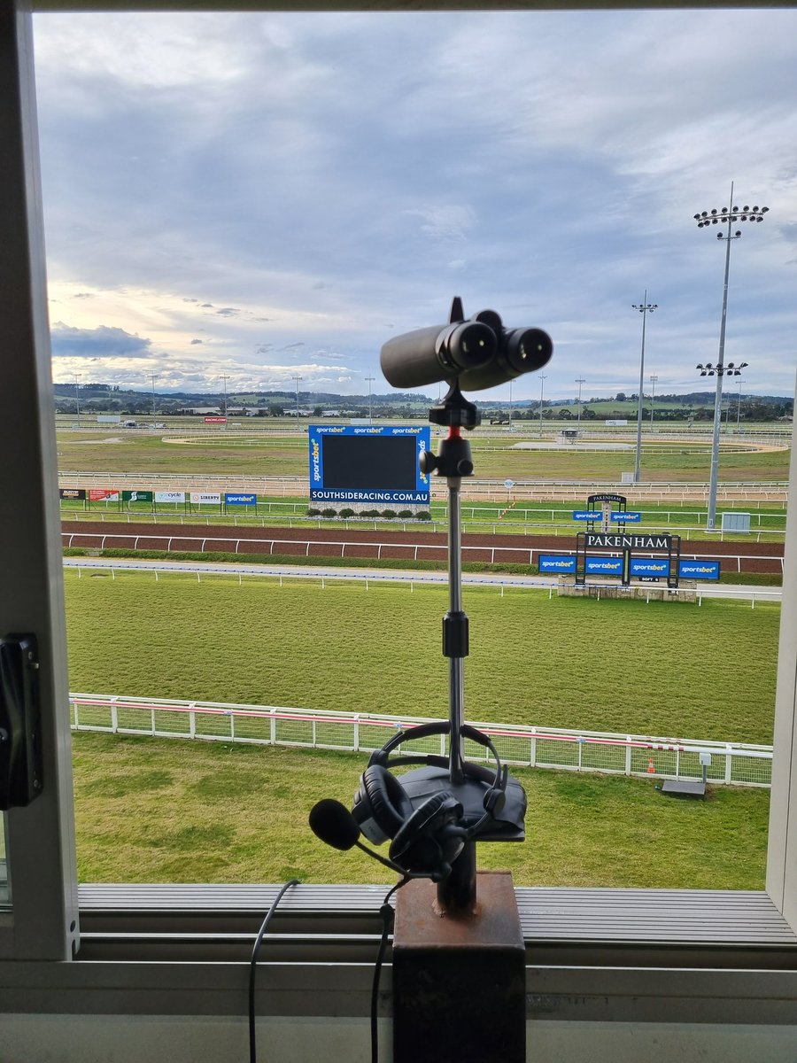 Trial action at @PakenhamRacing this morning with 14 trials live on <a href="/Racing/">Racing.com</a>