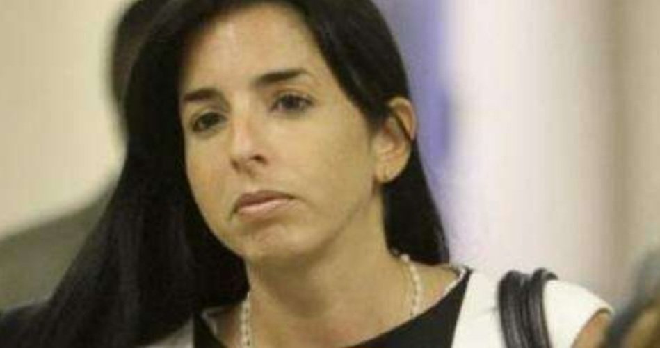 Su hijo estaba bajo su cuidado y bajo su techo fue asesinado. A ella no la acusaron ni por negligencia. #doblevara