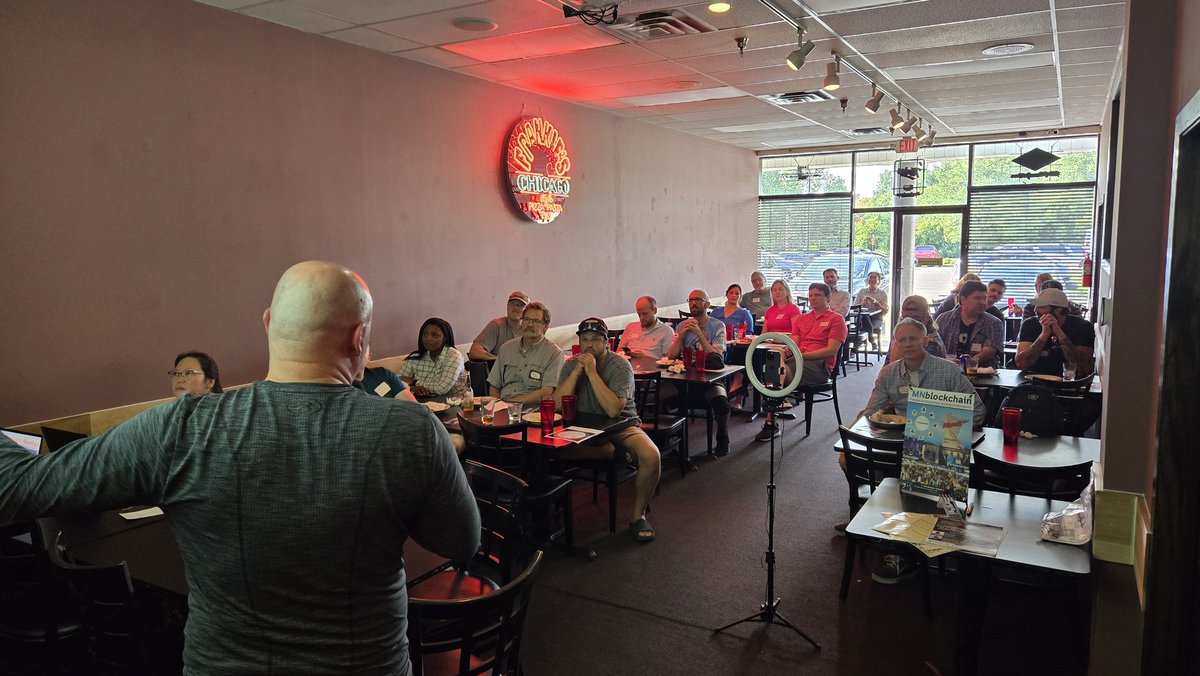 MNblockchain's tweet image. LIVE look at @OliverZerhusen presenting @_cryptopols. This fantastic website tracks crypto sentiment from all members of Congress, the bills they vote on, and candidates for election this fall!

Check it out, and come out to our next Spotlight Meetup July 22 at @FrankiesPizza!
