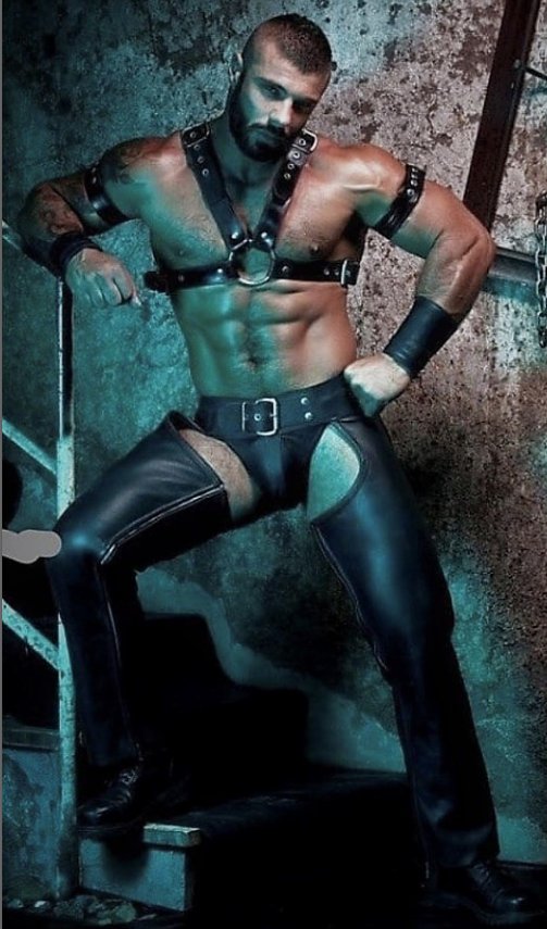 FrenchRubberGay's tweet photo. Leather monday https://t.co/WWMgRhT7Mz