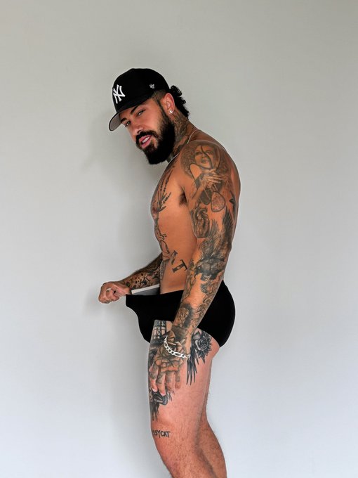 want a peek? https://t.co/bWnkafEbGU