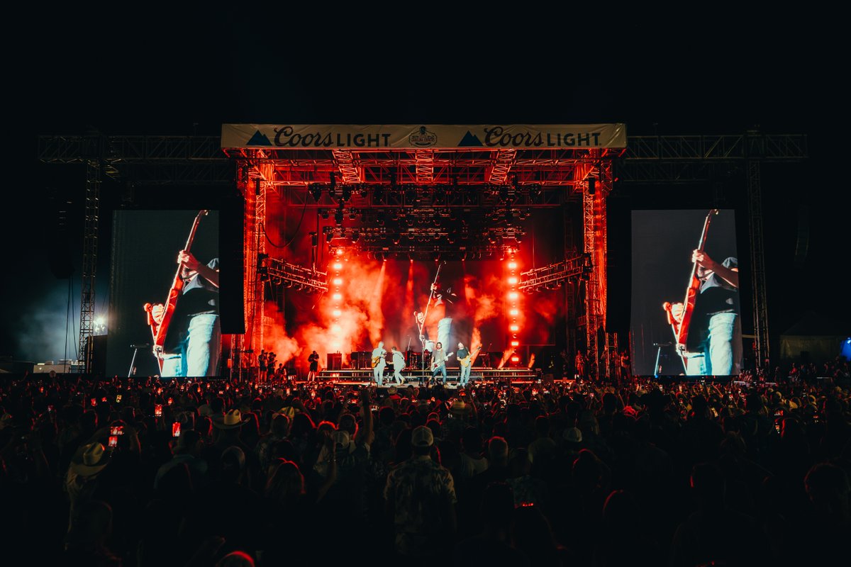 g2_structures's tweet image. 07.06-09 | Carolina Country Music Fest | Myrtle Beach, SC 

📸: @artbysoto