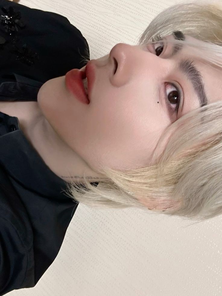 blublubluboing's tweet photo. PRC // #gyubrik/#ryuvin au
En donde R¡cky va de peda con sus compañeros de la facultad y termina peleando con un fan de los corridos... o donde Gyuv¡n mala copa termina gritándole a un chico que Natanael Cano es mejor que Peso Pluma https://t.co/lxU2o0ELAI