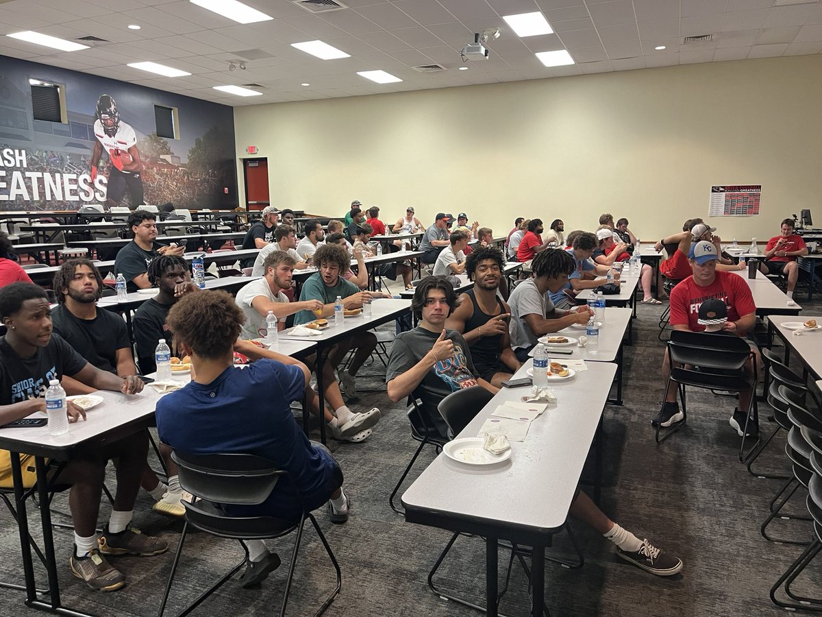 RavenFootballBC's tweet photo. Last week of June workouts so we had to have a team cookout to celebrate all the work these men have put in! 

Little too hot to eat outside so we got to watch the CWS from inside the Amino Center 🍔🌭 https://t.co/sjYulUcROJ