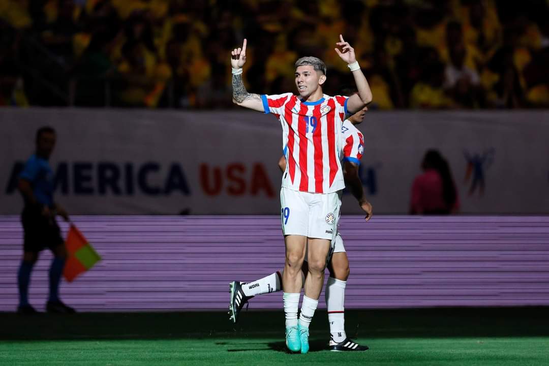 Con sus 20 años, Julio Enciso🇵🇾 es el jugador distinto que tiene la Albirroja. Obviamente tiene cosas a pulir, pero eso lo corregirá con el paso del tiempo. Si los más experimentados tienen autocritica, deben mostrar la misma actitud de Julio👏👏